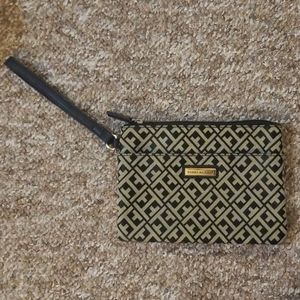Tommy Hilfigier Wristlet